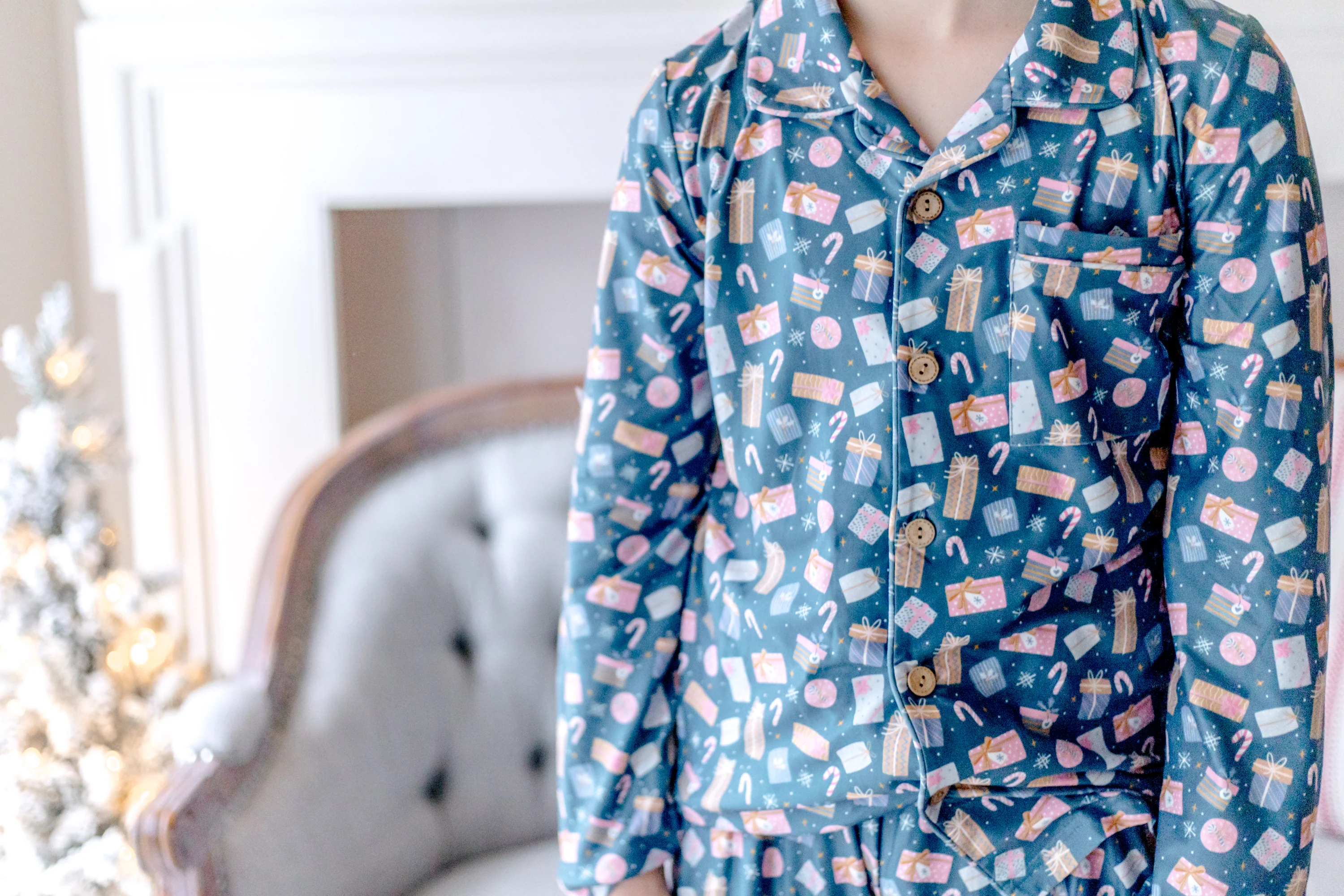 Boy's Santa's Surprise Stash Lounge Set - Image 4