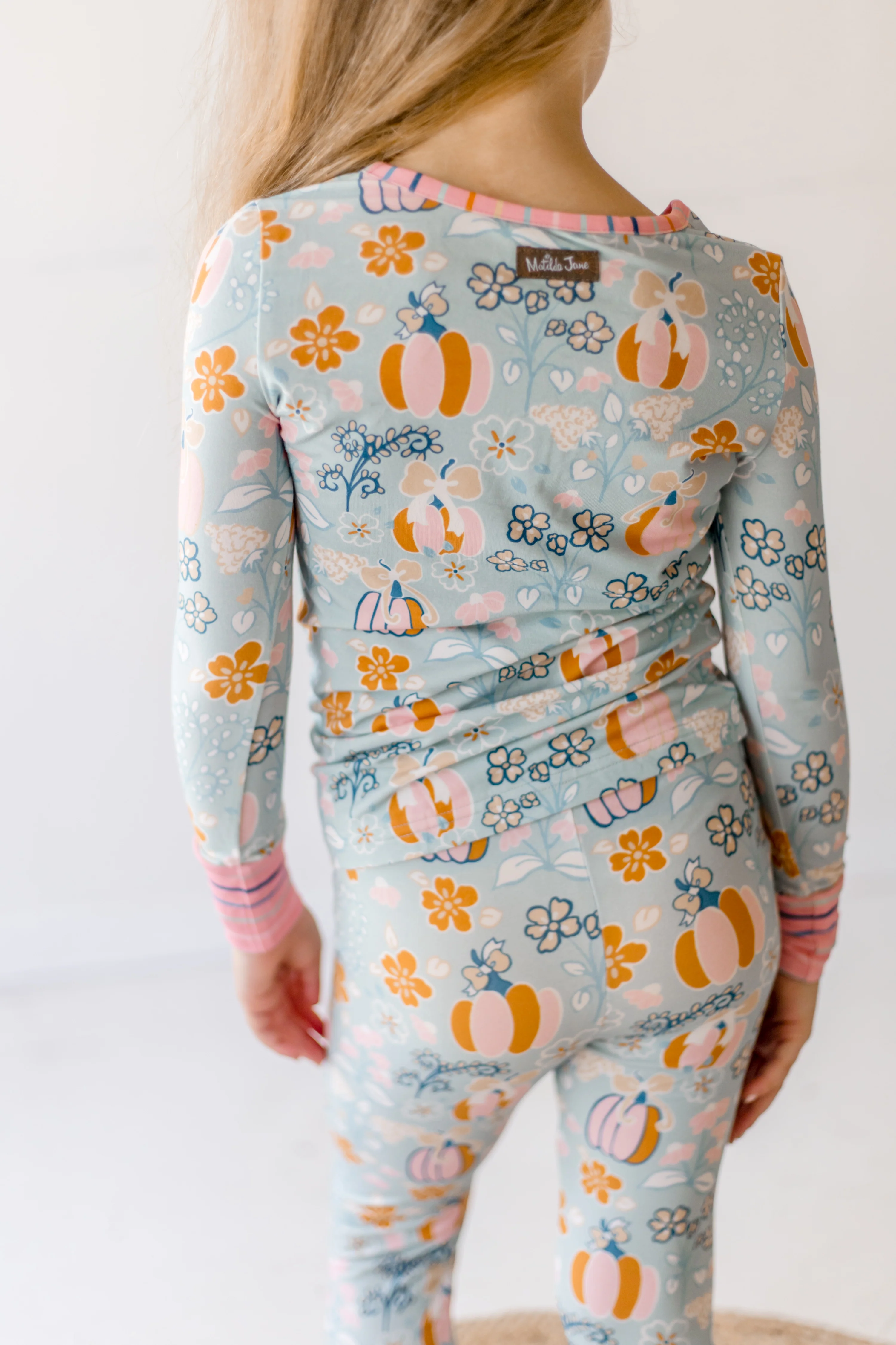 Pumpkin Parade Lounge Set - Image 10